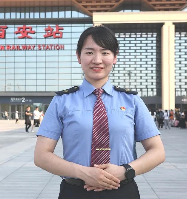 新时代铁路榜样王久军,火车头奖章获得者李聪