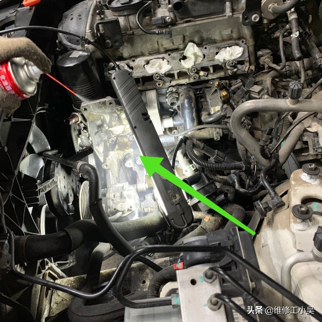 奥迪机油一直没换可以吗,奥迪提示机油不足可以直接加么