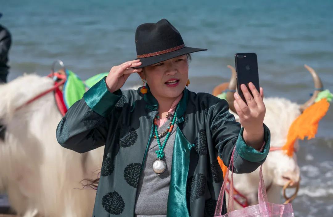 佛经里没有讲，草原上的女人不能搞直播