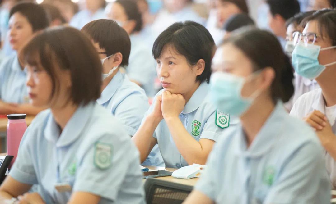 我院举行512国际护士节表彰大会,西安工会医院庆祝5.12国际护士节