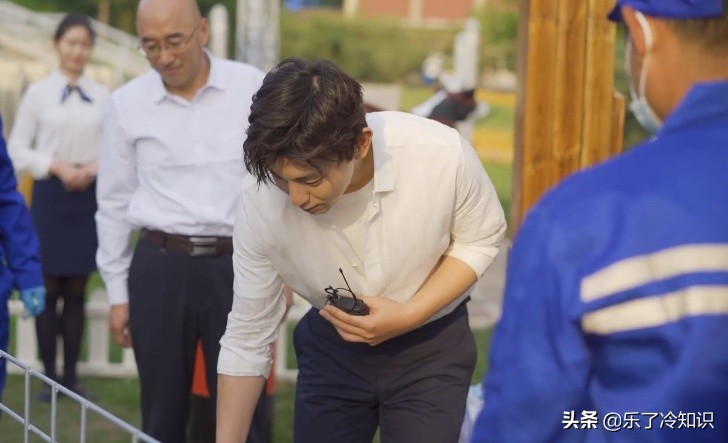 邓伦回石家庄参加活动，喜欢给自己“加戏”，石家庄之光