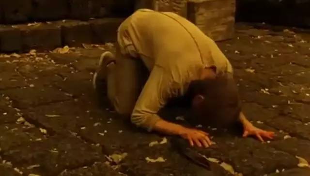 命运不济，若不是东窗事发，他定平步青云直至巨星，此片为证