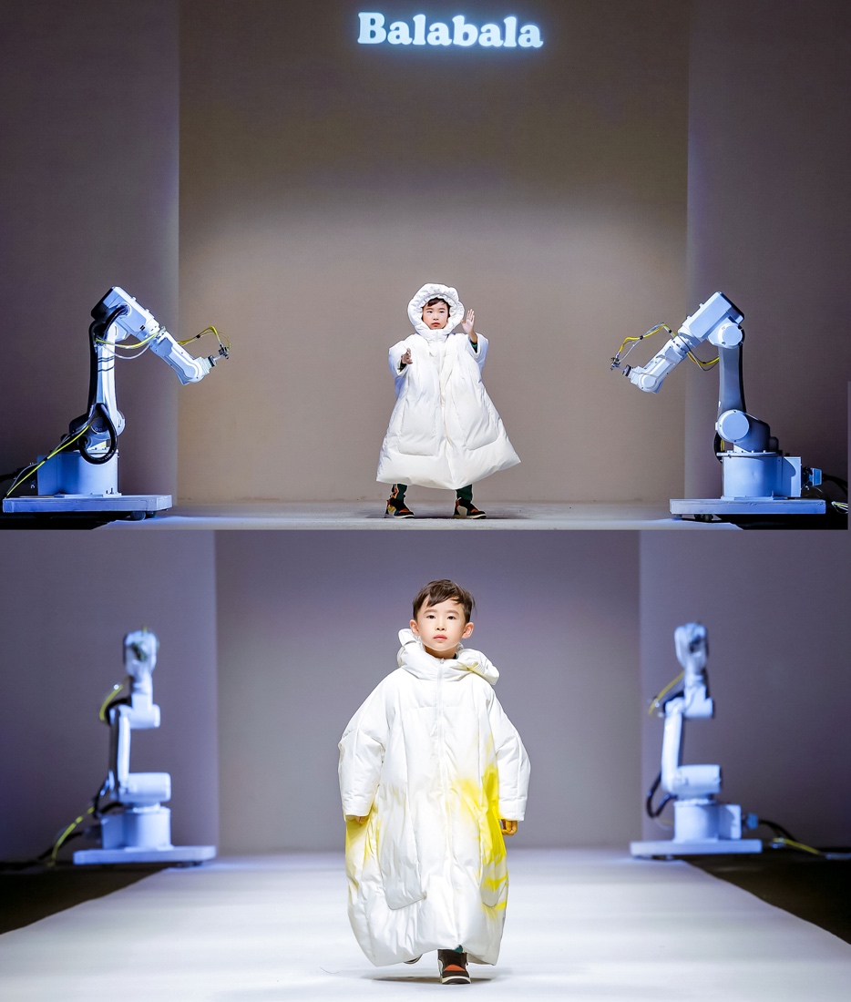 巴拉巴拉时装周羽绒,巴拉巴拉上海儿童时装周