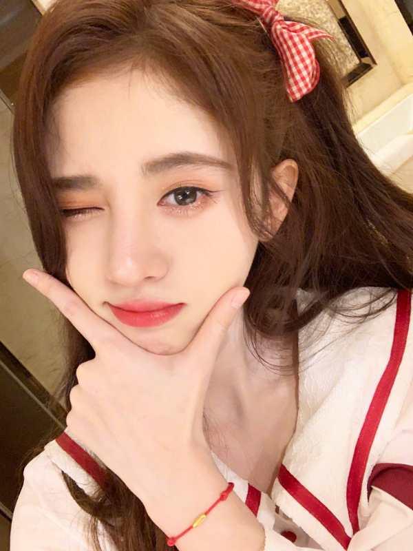 刘亦菲侧颜与迪丽热巴侧颜对比,刘亦菲脸型适合什么款式风格