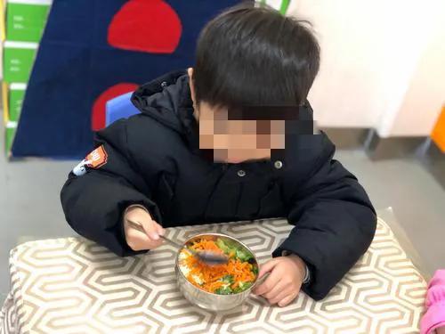 孩子握笔不对和老师沟通,小孩握笔不对能写好字吗