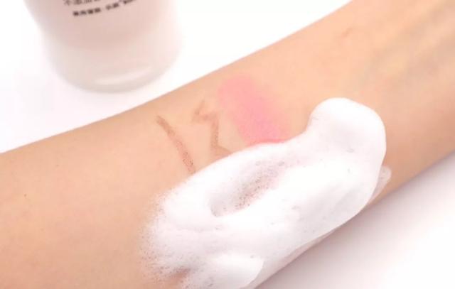 如何选择安全的洗面奶 (洗面奶该怎么选才好)