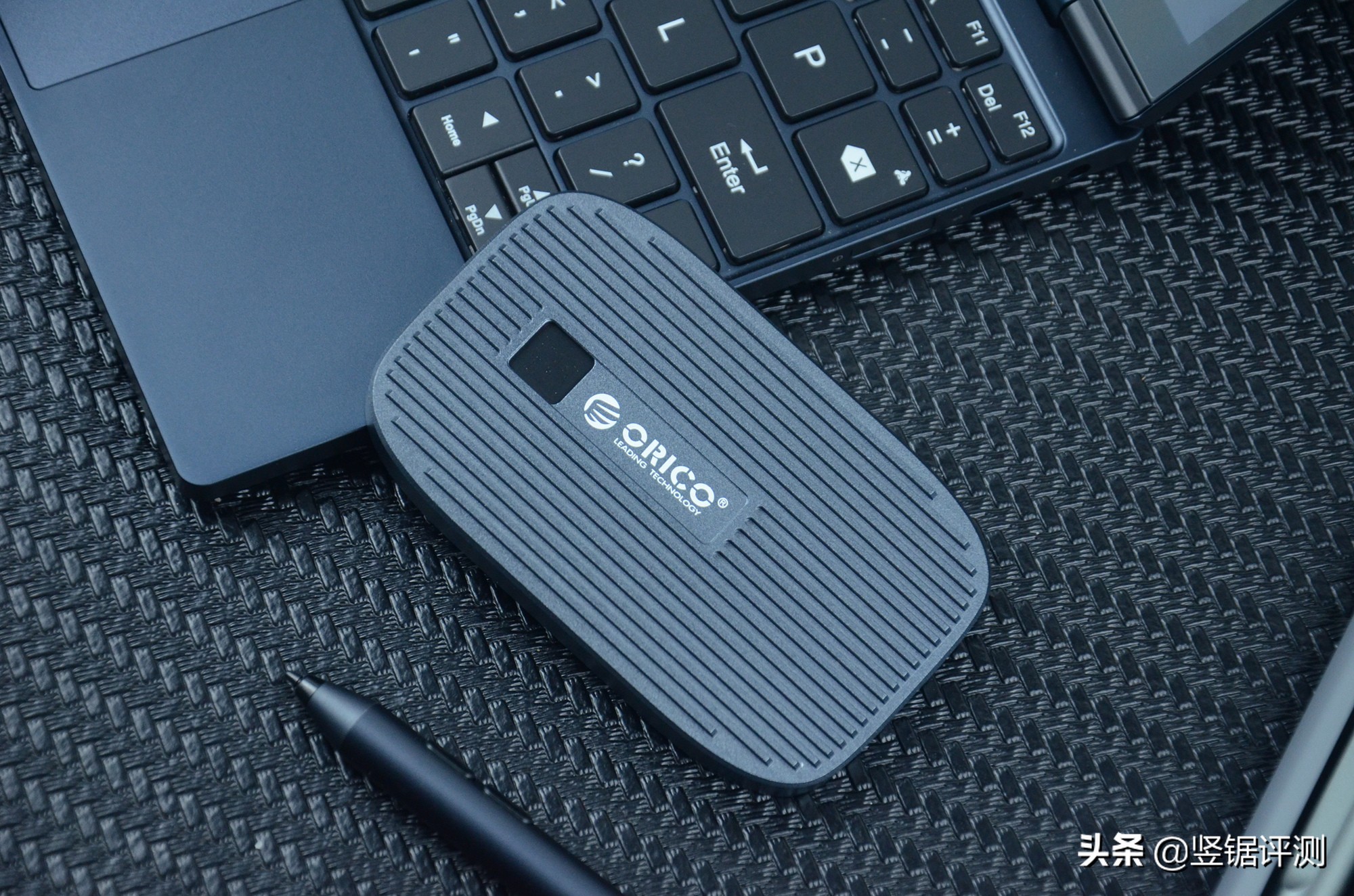 拥有“指纹加密”设计的国产移动固态硬盘：OricoFEN300评测体验