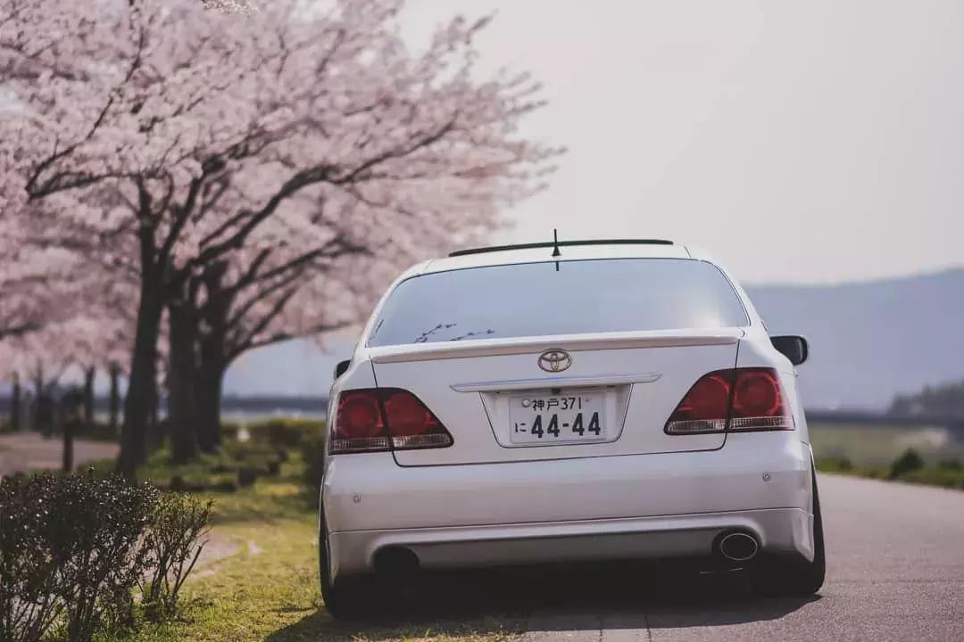 15万买个新车和二手豪车,15万买个二手豪华品牌