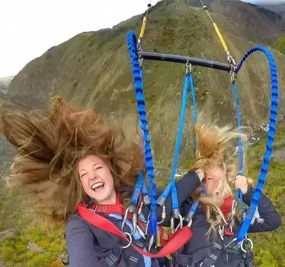 有着绝美迷人的“容颜”，却充满让*欲人**罢不能的速度野性与激情