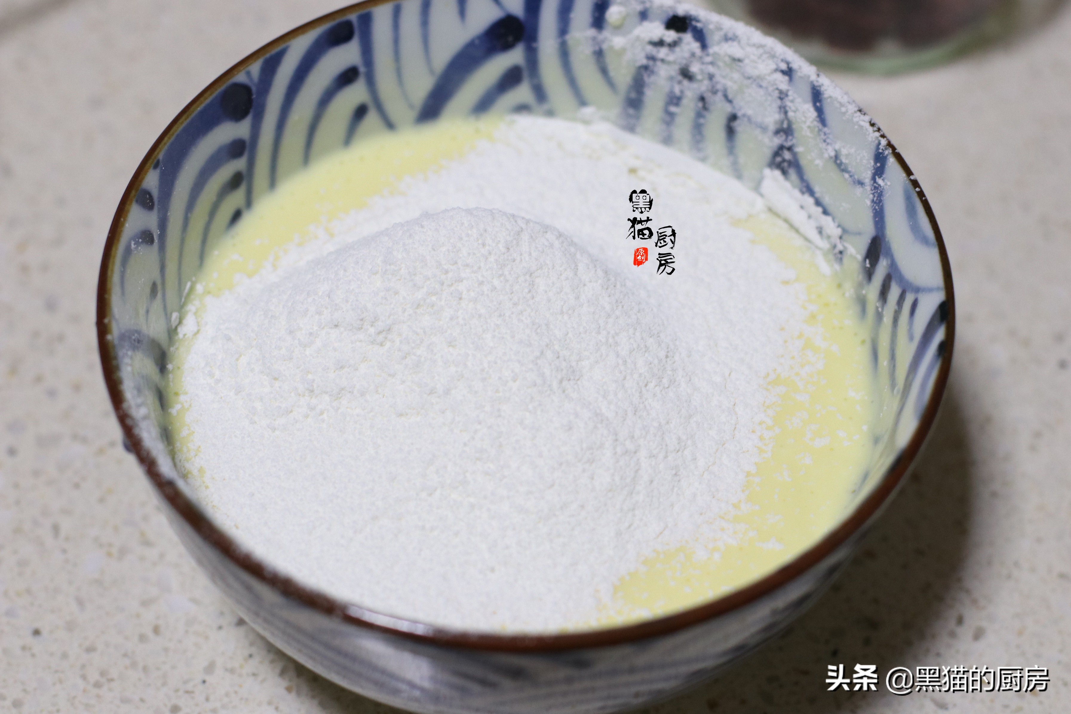 何炅纯奶做蛋糕视频,五分钟懒人蛋糕做法何炅