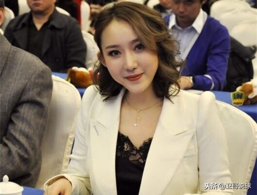 文筱婷2018中超颁奖,贵州恒丰文筱婷纹身队徽
