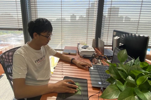 易鑫“新鑫人”：从高校实习生到技术“新星”