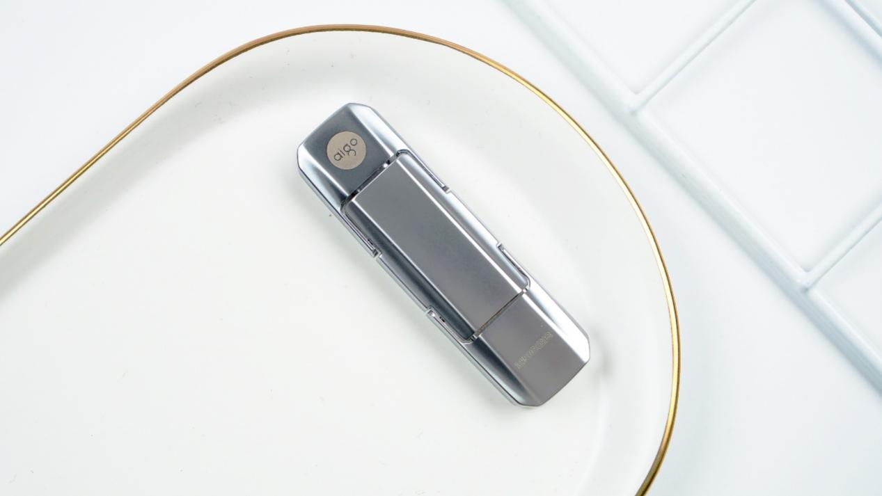 手机怎样连接u盘下歌到u盘里面,双接口u盘在手机上怎么用