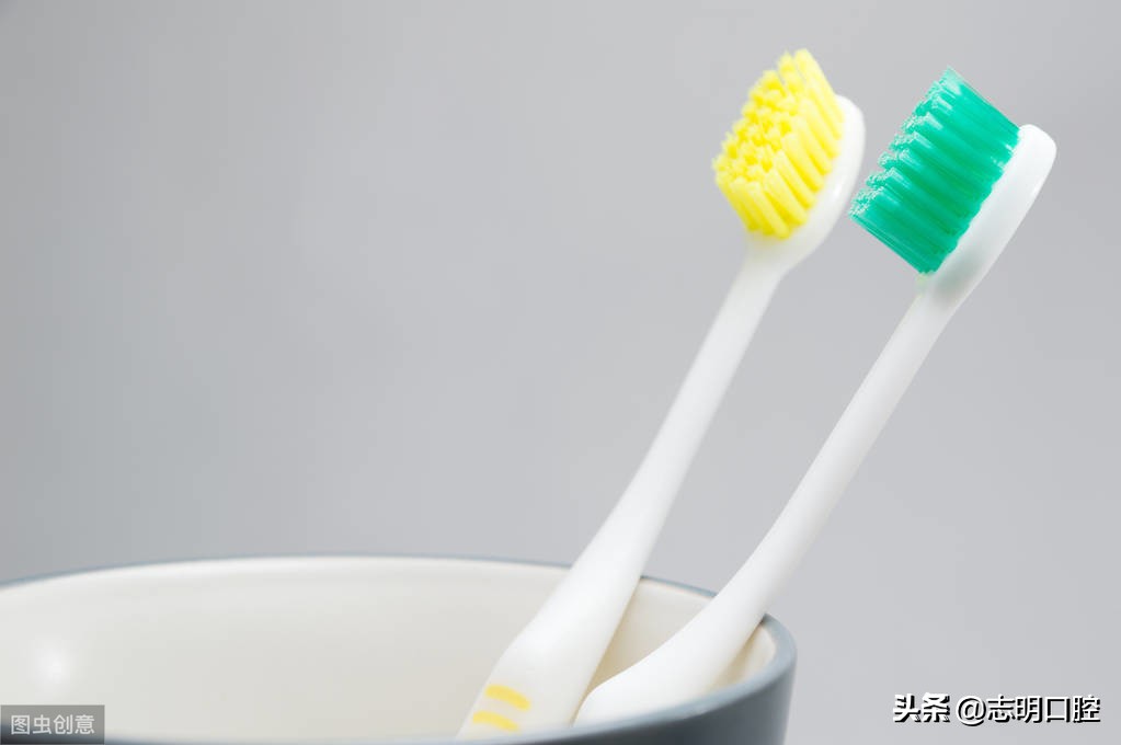 买什么的牙刷刷牙好,买什么品牌牙刷刷牙最干净