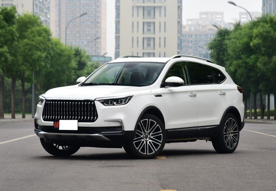 十五万落地尺寸最大动力最好的suv,12万落地的suv空间大动力强颜值高