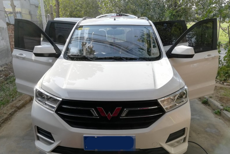 新五菱宏光s七座后面多宽,新款五菱宏光s五座的最高配