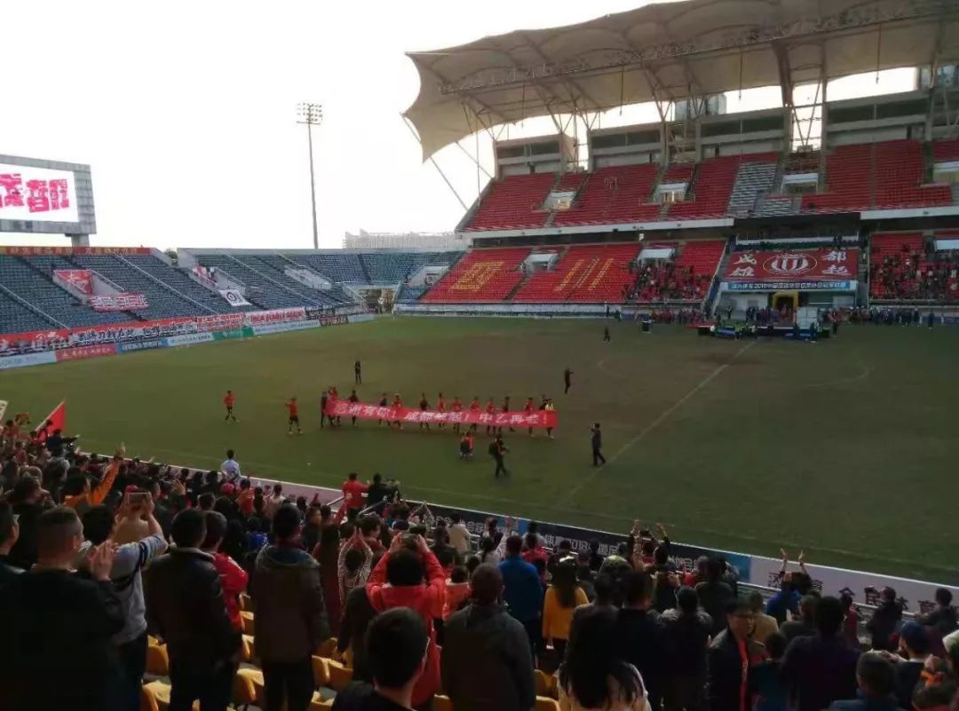 娑呮閲嶇敓澶哄啝,鍥涘窛瓒崇悆姣旇禌2019