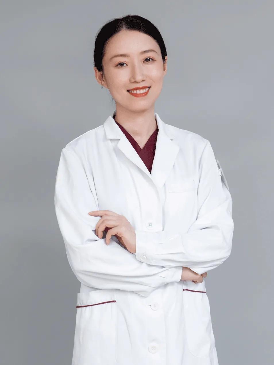 中国医师节致敬最美白衣天使,中国医师节致敬可爱的人