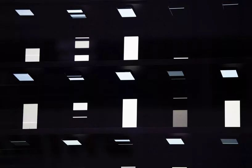 用1000+部Galaxy装饰外墙，东京的这家三星商店有点厉害