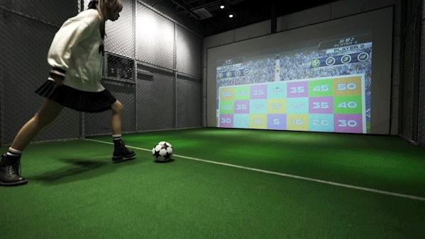 日夜不同科技感，春节潮玩创新方