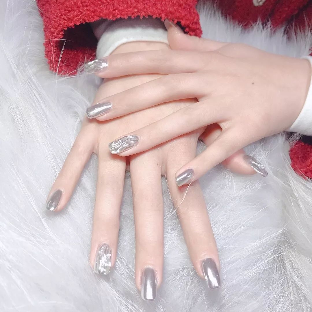 美甲什么颜色显得花哨好看,儿童美甲推荐不花哨