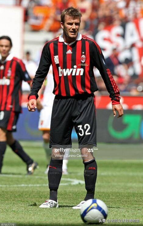 同是穿鞋挑剔的强迫症球星,10年前托尼克罗斯为小贝测试猎鹰鞋