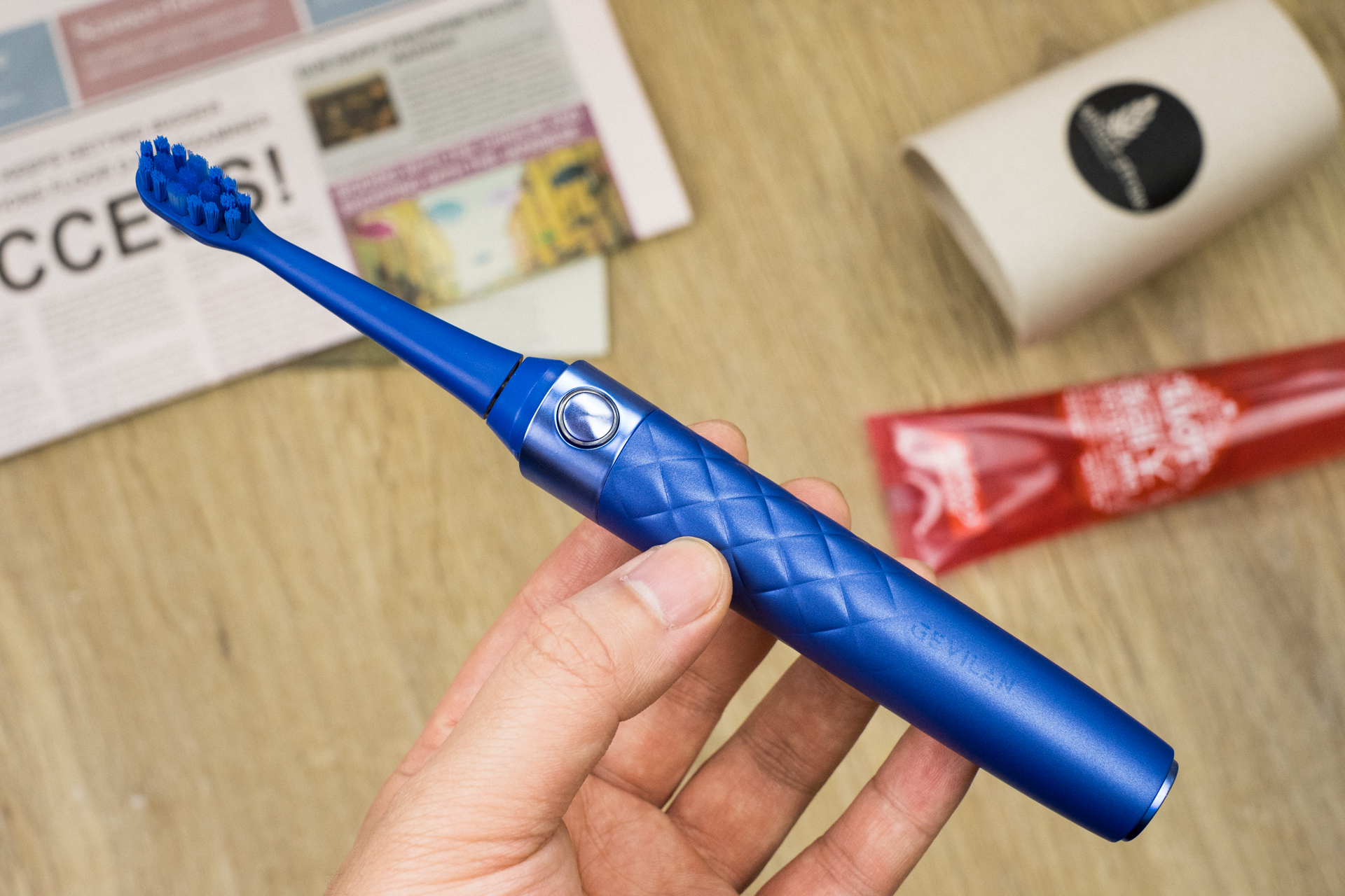 电动牙刷水里震动效果,电动牙刷刷牙的正确方法3d演示