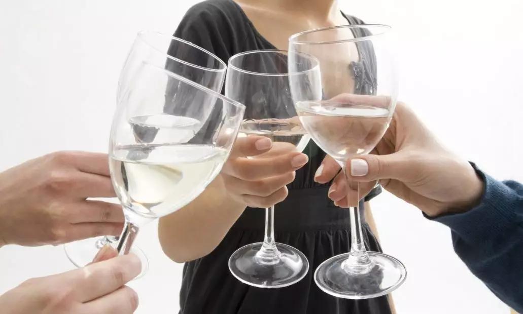 如果髋关节出现疼痛还应该锻炼吗,股骨头疼痛的原因及解决方法