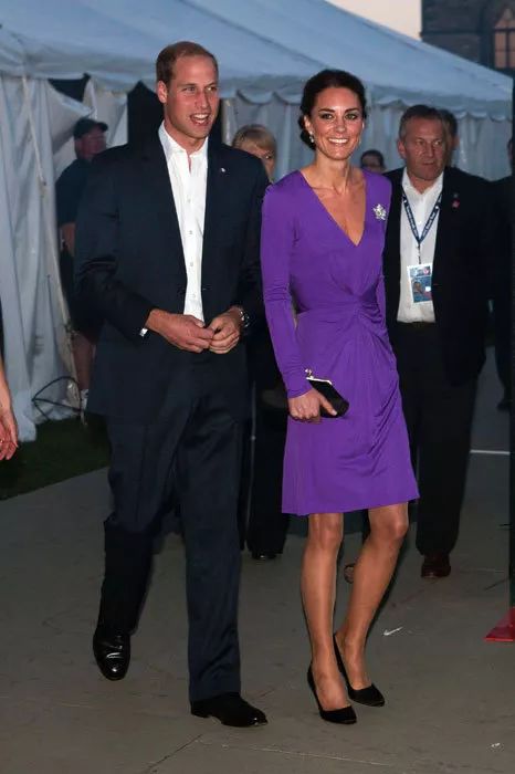 迪士尼冰雪奇缘衣服,看冰雪奇缘2电影