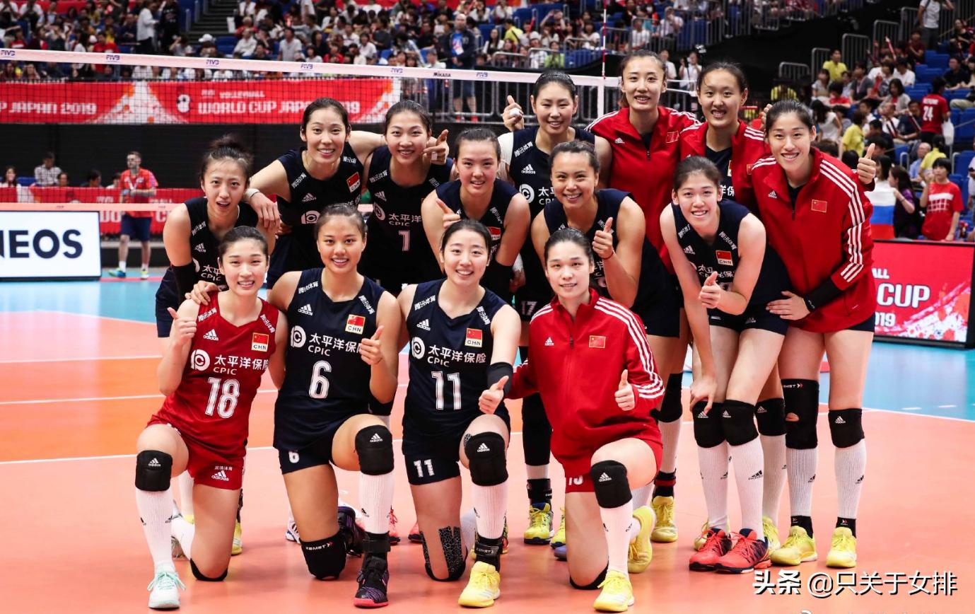 女排颜妮拦网拦到对手怀疑人生,女排护踝