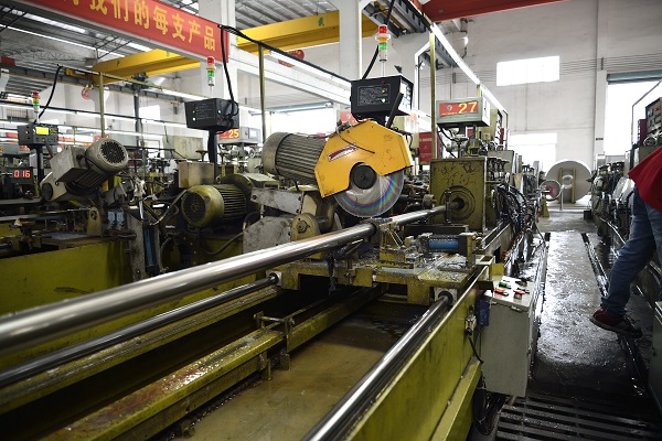 不锈钢管在焊接时出现问题怎么办,不锈钢管焊接容易有沙眼怎么办