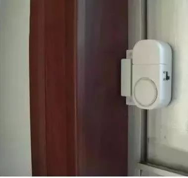 门锁有安全漏洞小偷轻易入室盗窃,防入室盗窃的锁