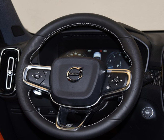 沃尔沃xc40开起来如何,沃尔沃xc40开车