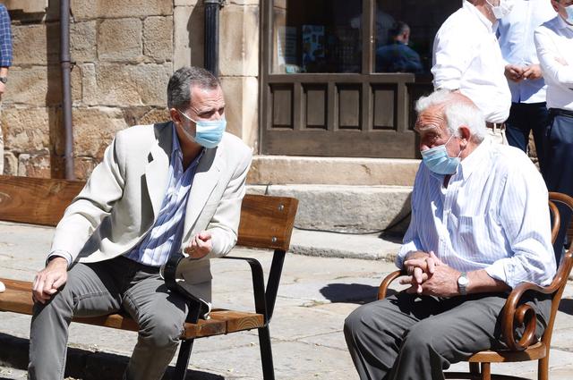 莱蒂齐亚穿长裙,莱蒂齐亚最新着装