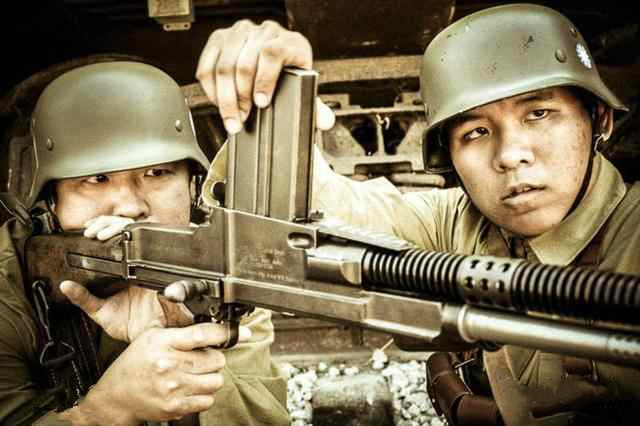 捷克zb26轻机枪原版玩具测试,二战捷克斯洛伐克zb37轻机枪