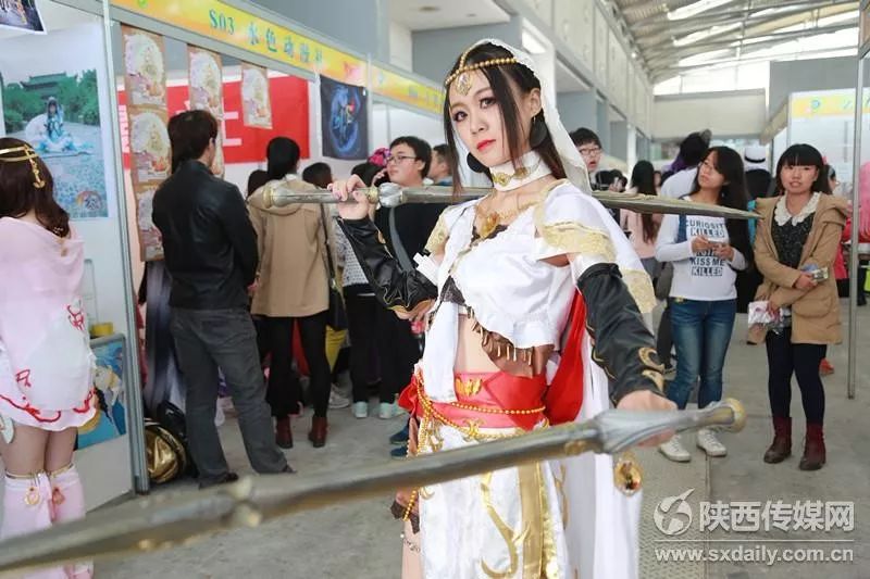 那些玩cosplay的西安年轻人，后来都成了社畜