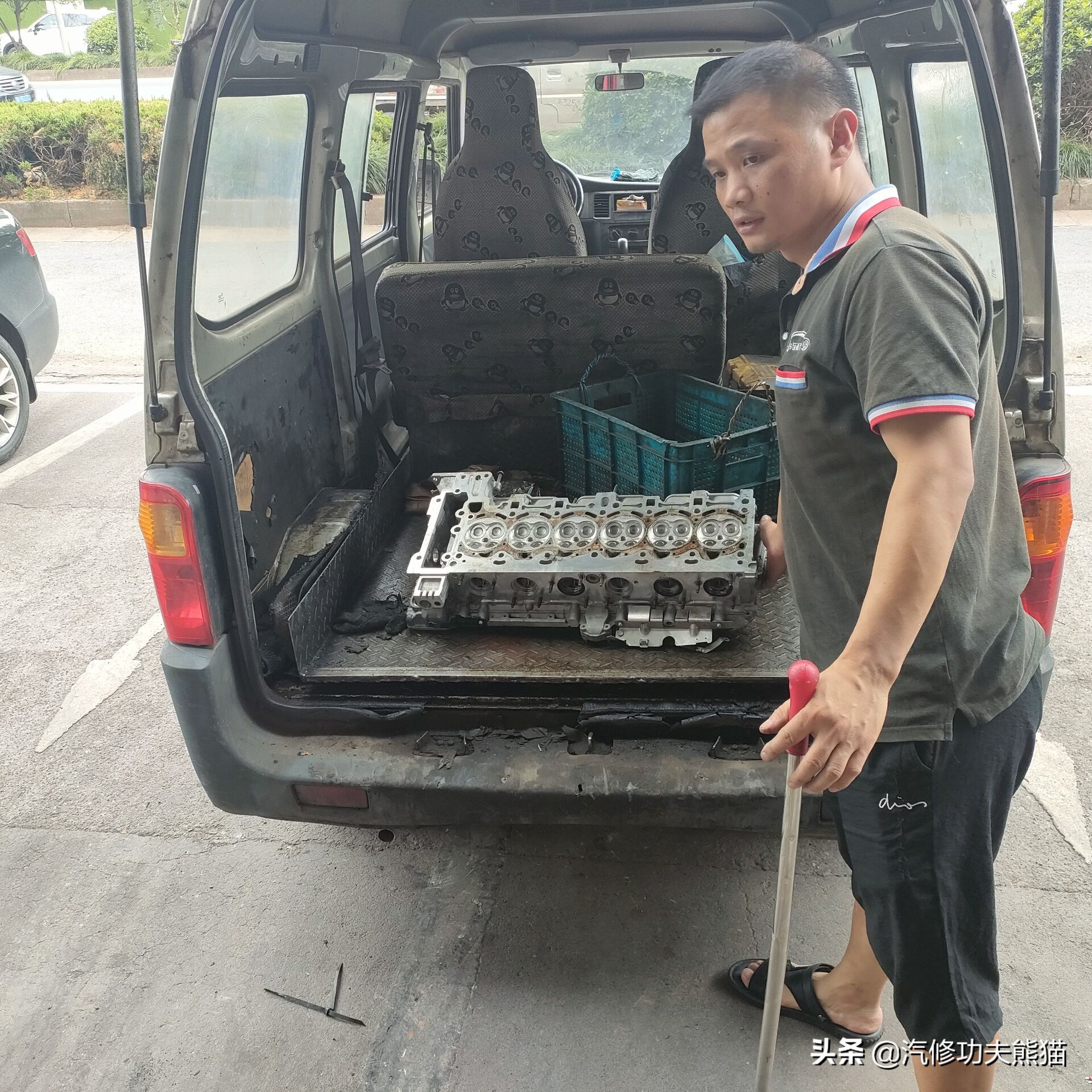 宝马e90325i2007款,宝马e90漏机油通病