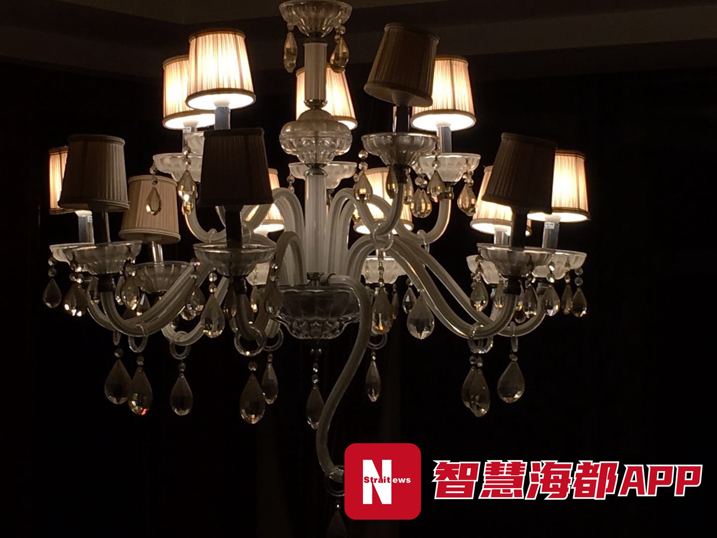 水晶灯坏了找谁修,老式水晶灯坏了值得修吗