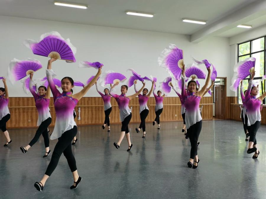 青岛艺校2021自招和艺考,青岛艺校自招