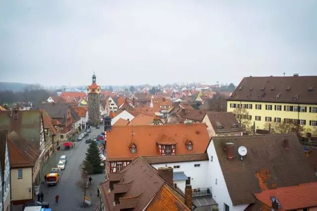 彪马和阿迪达斯哪个质量好,阿迪达斯和彪马创始人和解