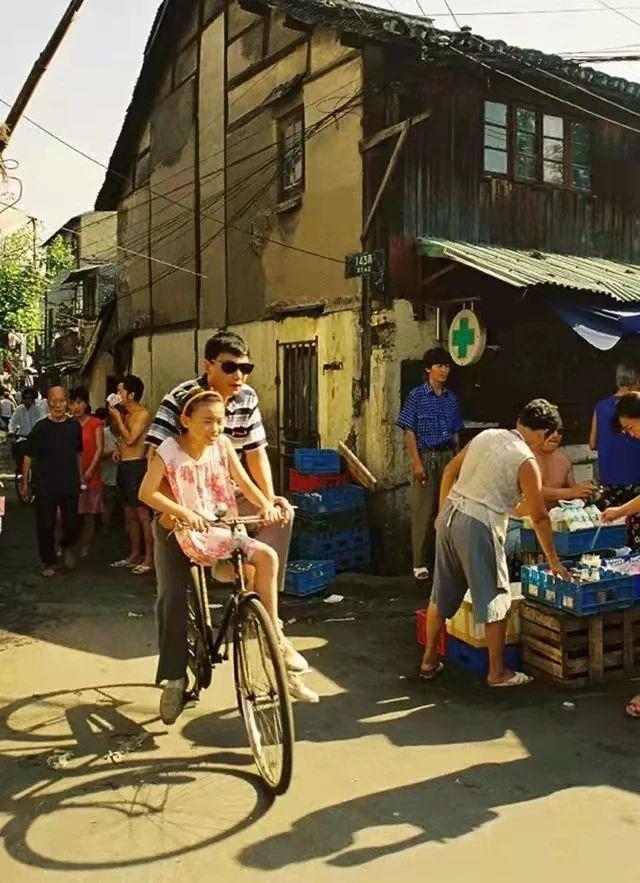 涓婃捣鐖峰彅鐓х墖,涓婃捣鐖峰彅棣勯エ