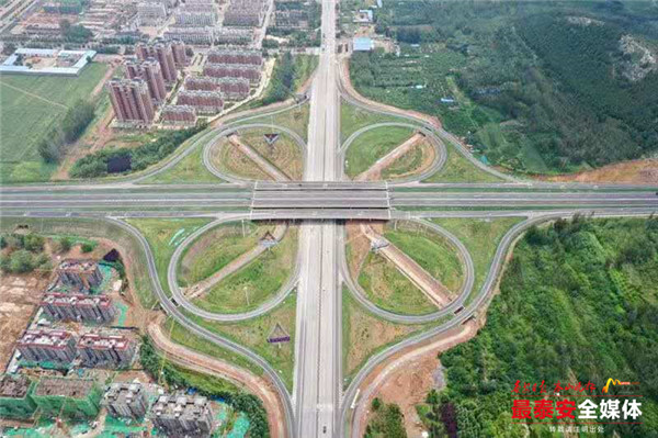 一条条公路,一条条公路纵横交错