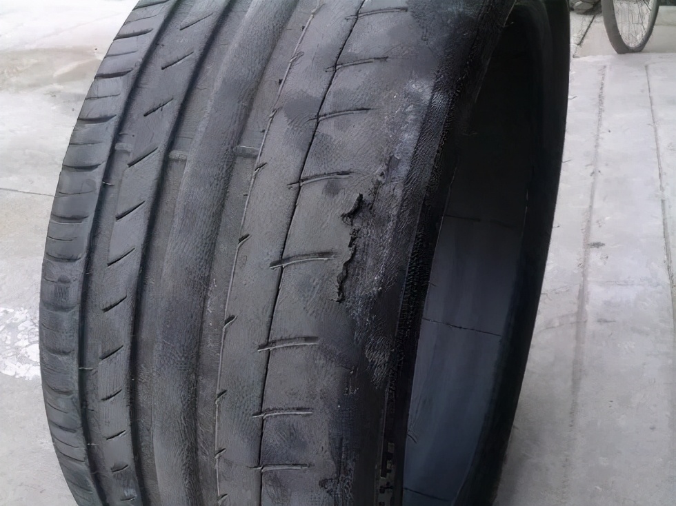 4年时间小伙轻松拿下百万奔驰,5万入手翼神怎么玩最有气质