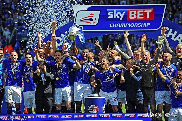 足球最难忘的视频,十大足球难忘瞬间