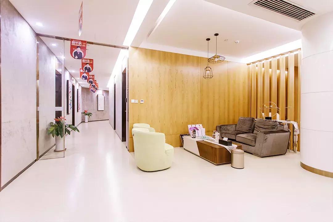 8.8元带你追李现!汕头女孩终于实现1折“变脸”