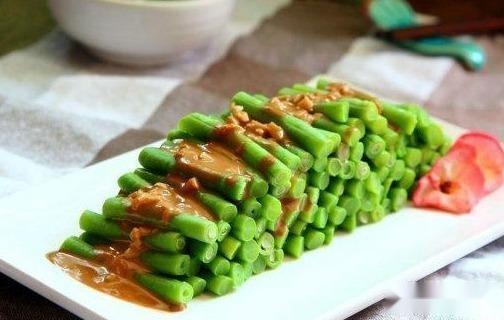 孜然豆芽韭菜干豆腐炒三丝,肉片香干豆腐豆芽炒韭菜正宗做法