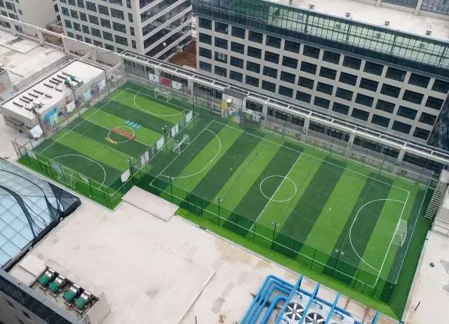 人造草坪足球场施工注意内容,足球场人造草坪施工视频教程全集