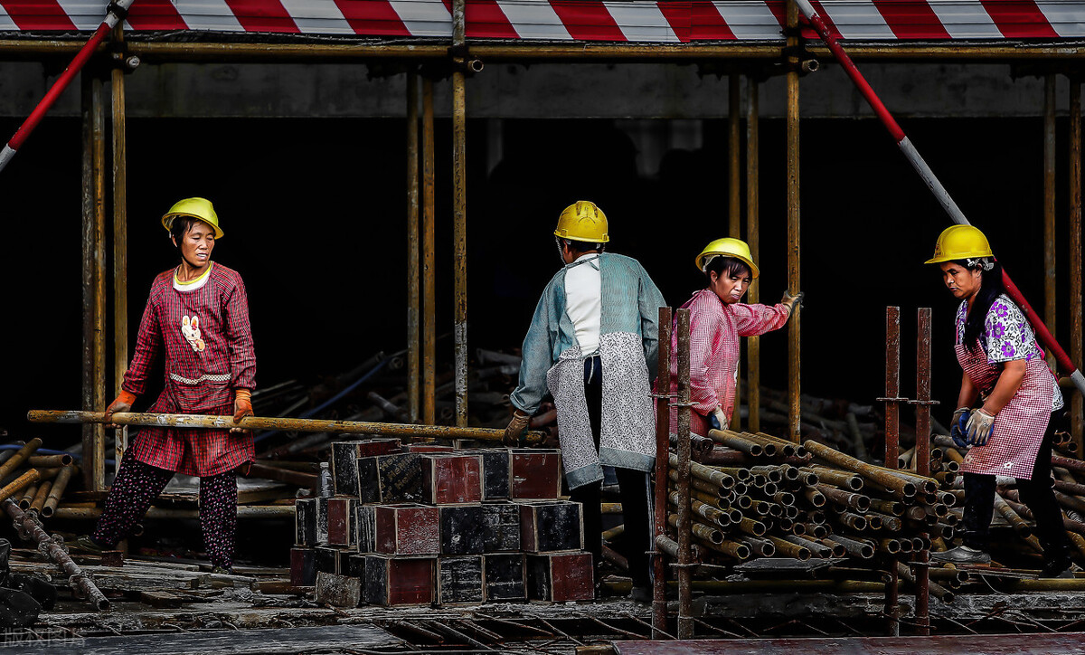 土木工程毕业进厂还是进工地,土木工程毕业是先工作还是考研