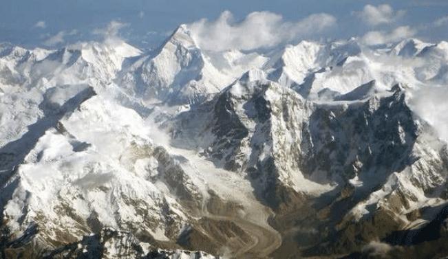 全球变暖对珠峰的评价,珠峰变绿是真的吗