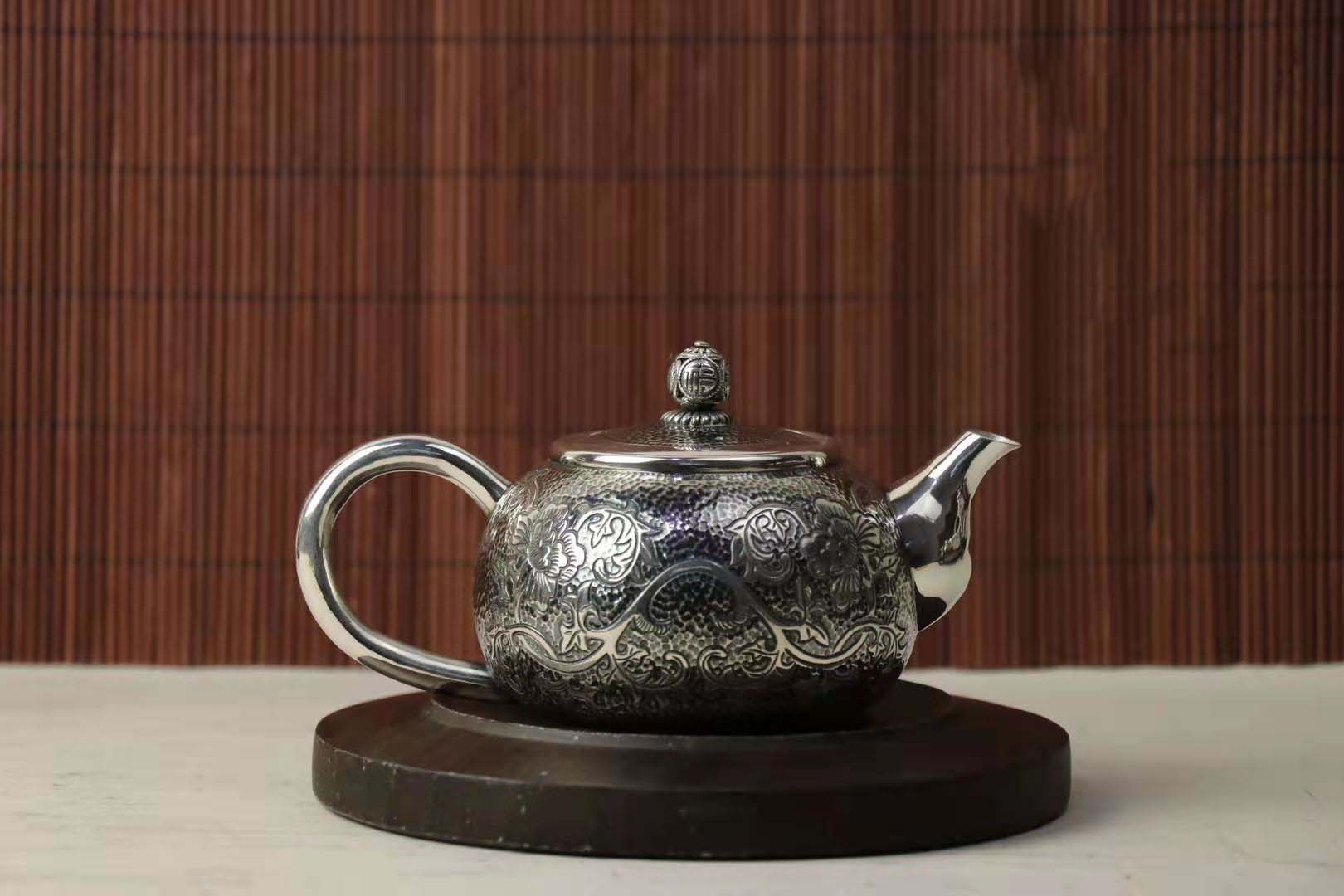 银壶买做旧还是本色,紫皮银壶和做旧银壶